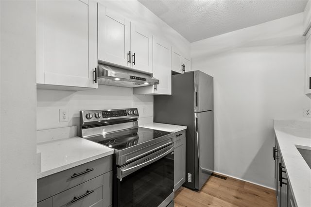 2181 Quail Run Drive 20, Kalamazoo, MI 49009