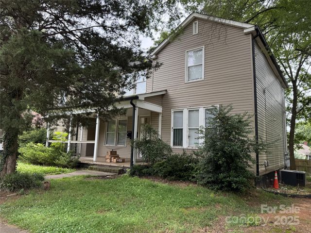 907 W 5th Avenue, Gastonia, NC 28052