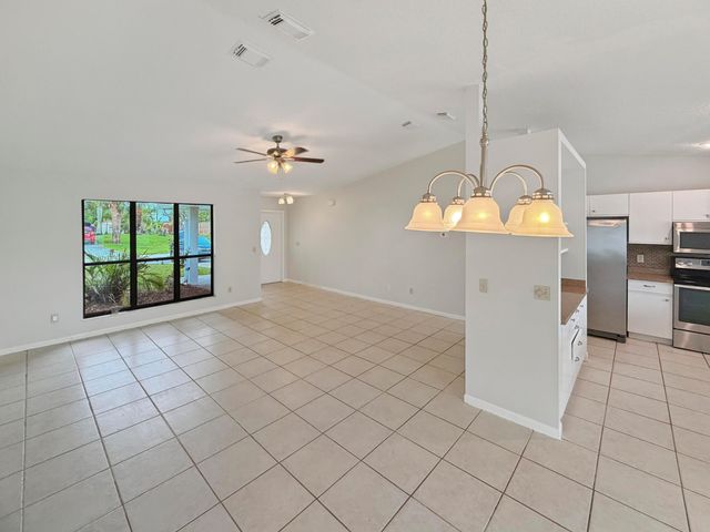 2305 SW Fern Circle, Port St. Lucie, Port St Lucie, FL 34953