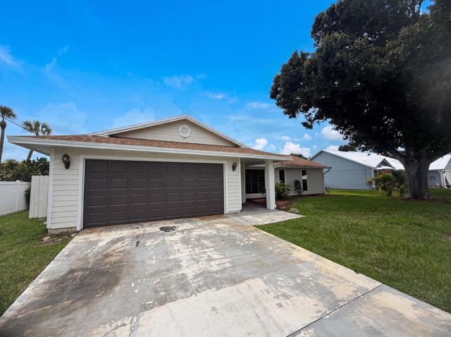 2305 SW Fern Circle, Port St. Lucie, Port St Lucie, FL 34953