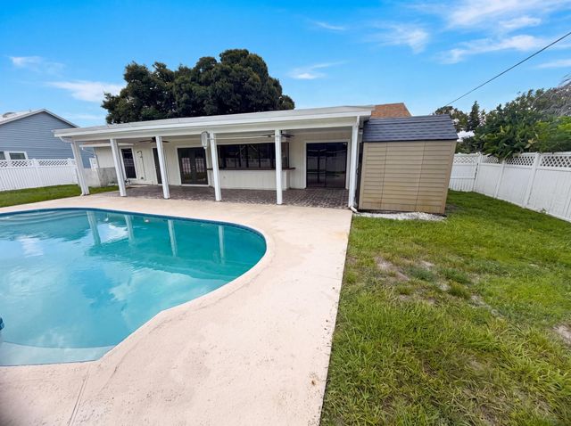 2305 SW Fern Circle, Port St. Lucie, Port St Lucie, FL 34953