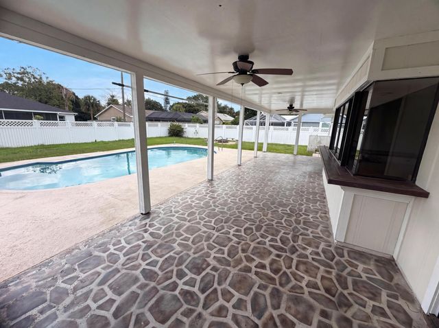 2305 SW Fern Circle, Port St. Lucie, Port St Lucie, FL 34953