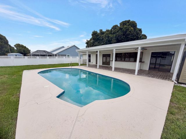 2305 SW Fern Circle, Port St. Lucie, Port St Lucie, FL 34953