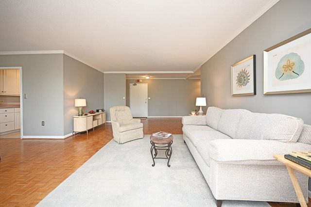 2444 Madison Road, Cincinnati, OH 45208