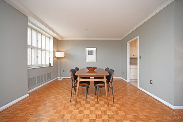 2444 Madison Road, Cincinnati, OH 45208
