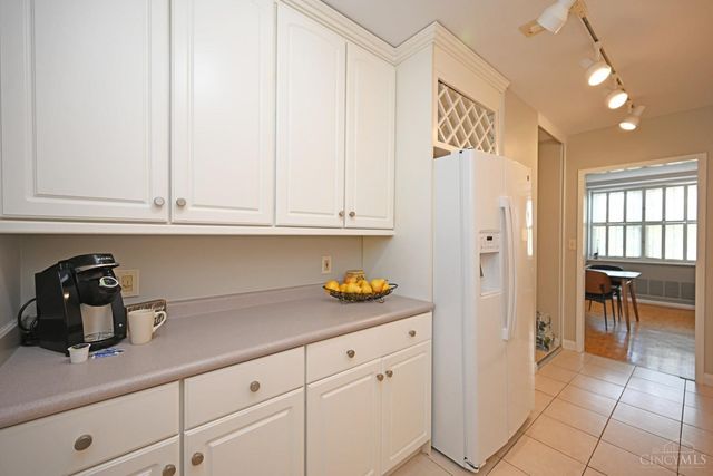 2444 Madison Road, Cincinnati, OH 45208
