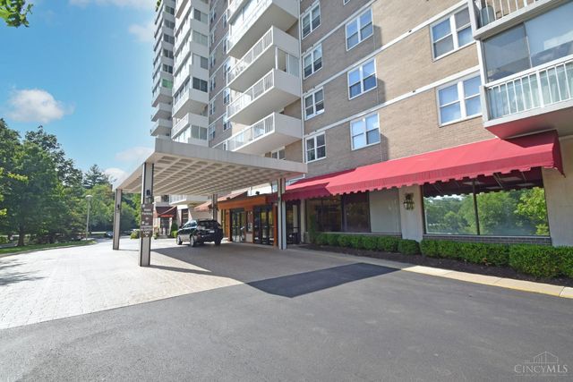 2444 Madison Road, Cincinnati, OH 45208