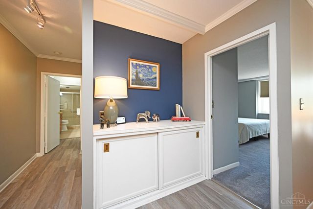 2444 Madison Road, Cincinnati, OH 45208