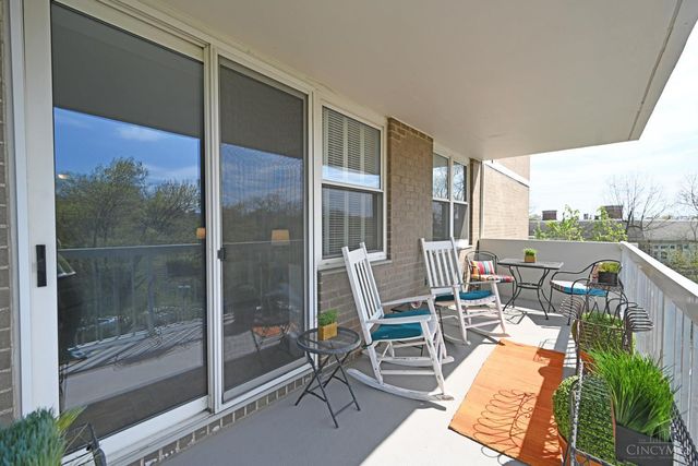 2444 Madison Road, Cincinnati, OH 45208