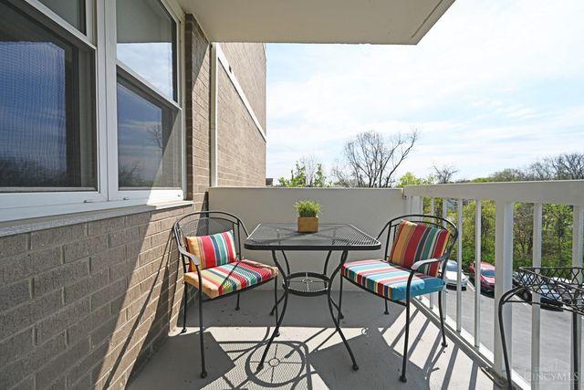 2444 Madison Road, Cincinnati, OH 45208