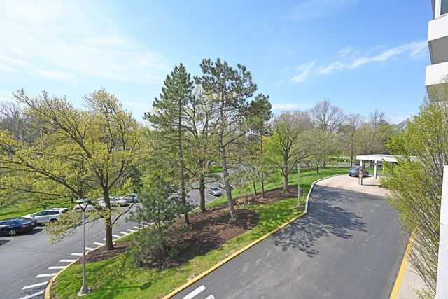 2444 Madison Road, Cincinnati, OH 45208