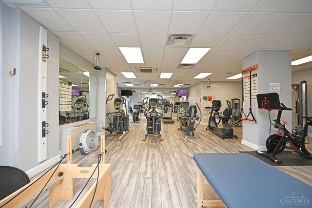 2444 Madison Road, Cincinnati, OH 45208