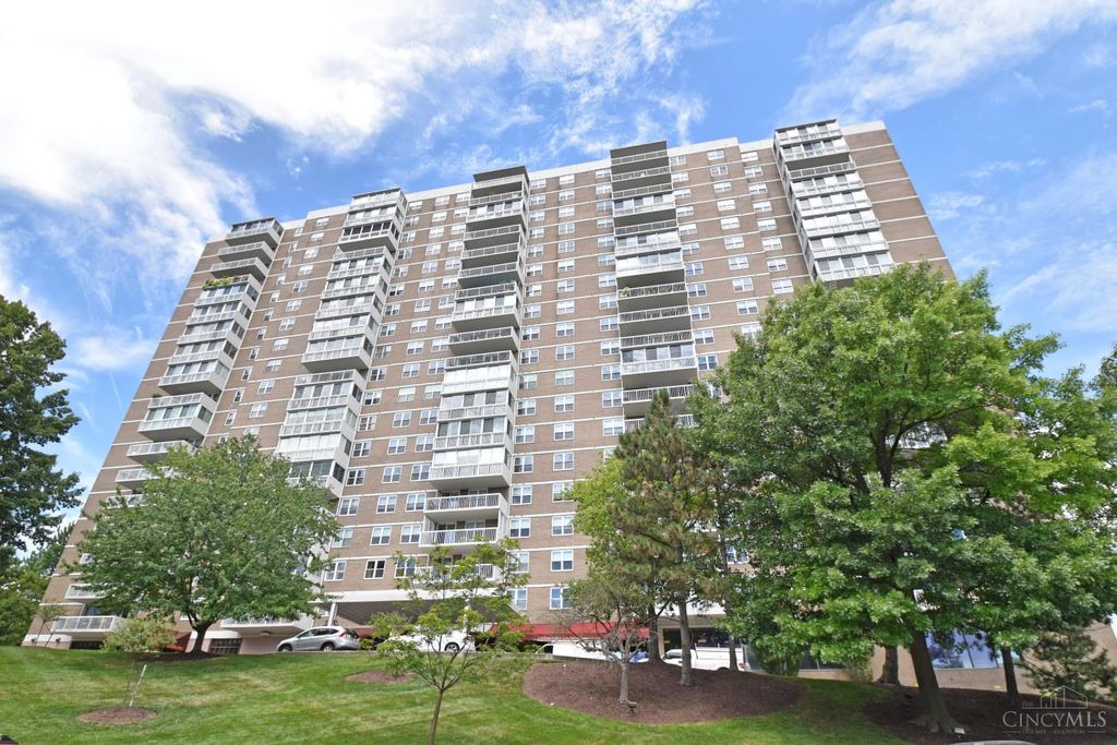 2444 Madison Road, Cincinnati, OH 45208
