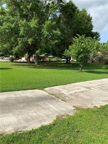 7480 Theodore Dawes Road, Mobile, AL 36582