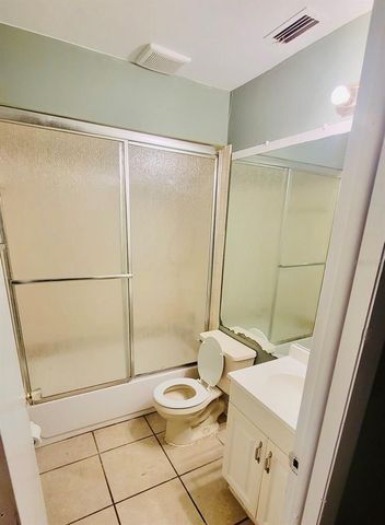 5050 74TH STREET N 1, St Petersburg, FL 33709
