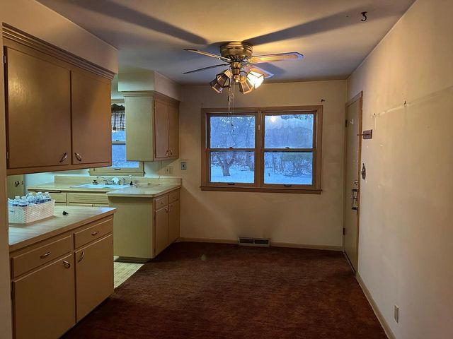 12725 W Nicolet AVENUE, New Berlin, WI 53151