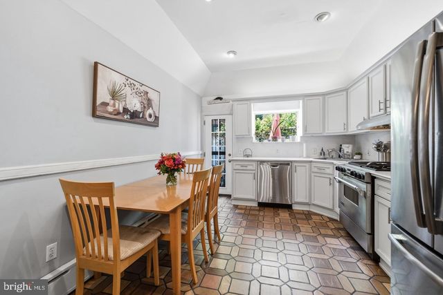 610 PINE ST, Philadelphia, PA 19106