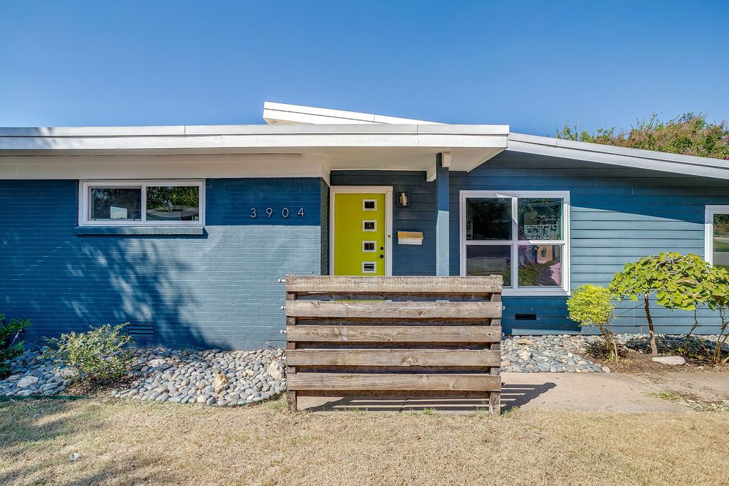 3904 Eldridge Street, Fort Worth, TX 76107