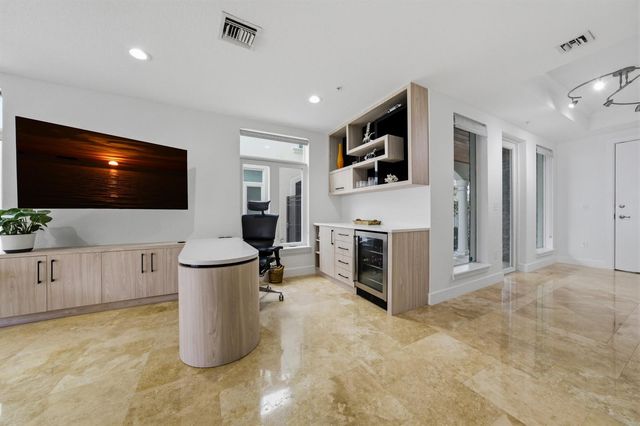 69 Isle Of Venice Drive, Fort Lauderdale, FL 33301