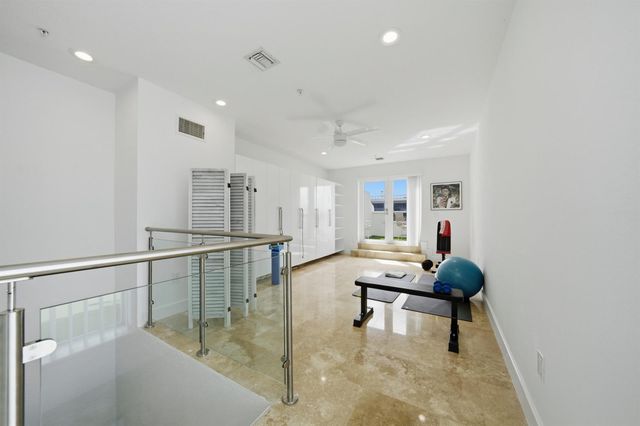 69 Isle Of Venice Drive, Fort Lauderdale, FL 33301