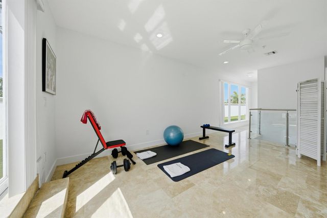 69 Isle Of Venice Drive, Fort Lauderdale, FL 33301