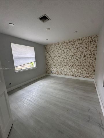 354 Mallard Rd o, Weston, FL 33327