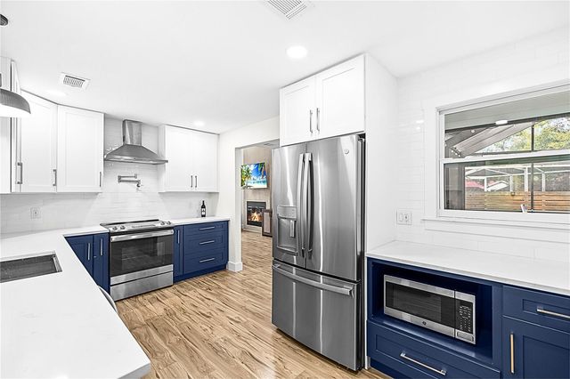 1303 W CARISSA COURT, Tampa, FL 33604