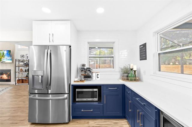 1303 W CARISSA COURT, Tampa, FL 33604