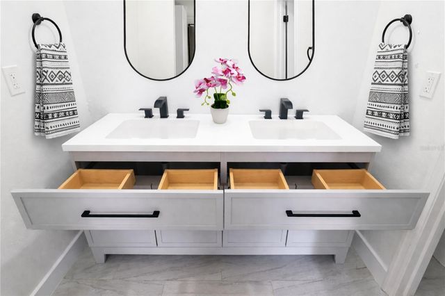 1303 W CARISSA COURT, Tampa, FL 33604