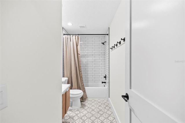 1303 W CARISSA COURT, Tampa, FL 33604