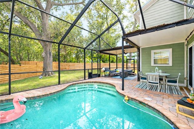 1303 W CARISSA COURT, Tampa, FL 33604