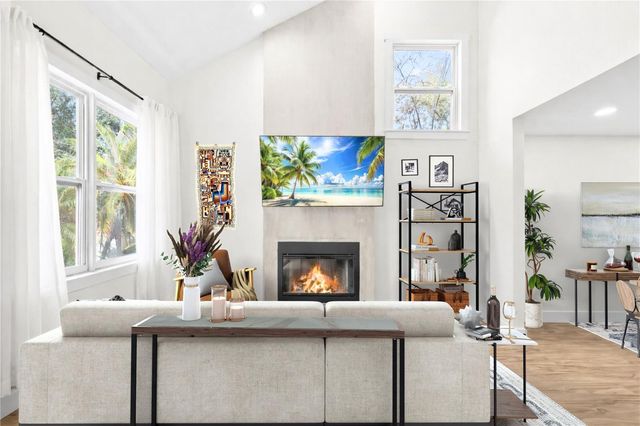 1303 W CARISSA COURT, Tampa, FL 33604