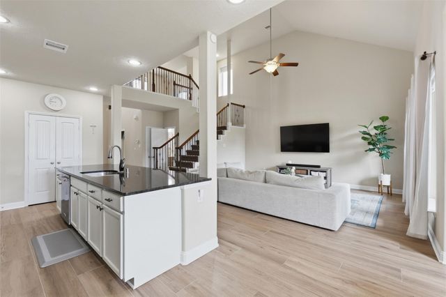 2458 Porto Way, League City, TX 77573