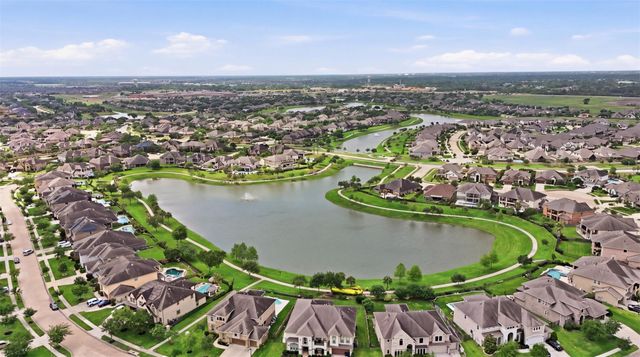 2458 Porto Way, League City, TX 77573