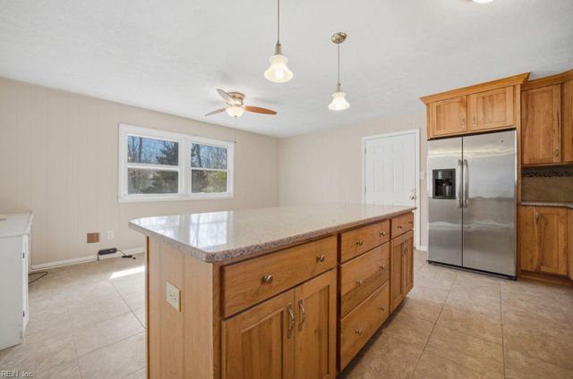 117 Linbrook DR, Newport News, VA 23602