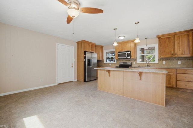 117 Linbrook DR, Newport News, VA 23602