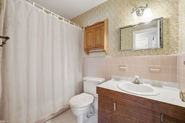 117 Linbrook DR, Newport News, VA 23602