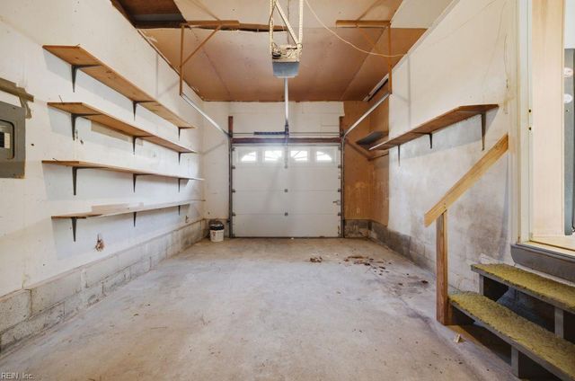 117 Linbrook DR, Newport News, VA 23602