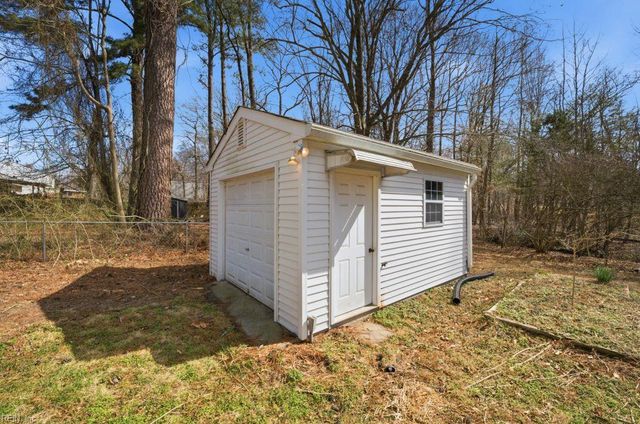 117 Linbrook DR, Newport News, VA 23602