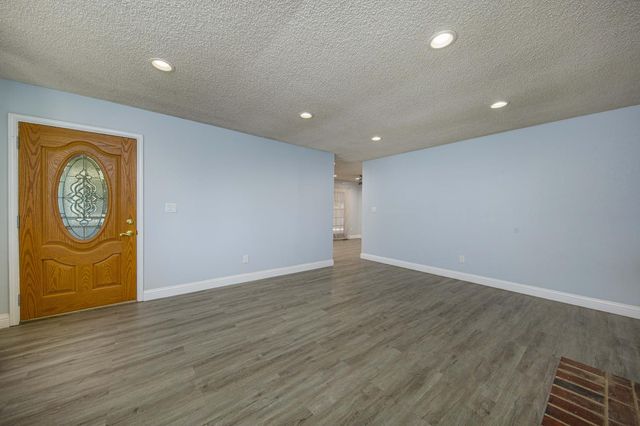 30 Willow Glen Ave, Oakdale, CA 95361
