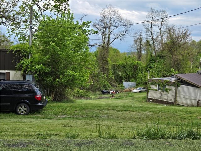 10 Courson Hill Rd, Amwell, PA 15301