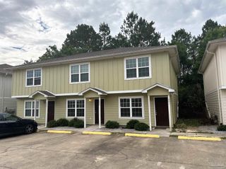 150 S Crow Rd 502, Pensacola, FL 32506