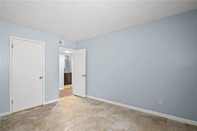 1306 Natchez Trace, Atlanta, GA 30350