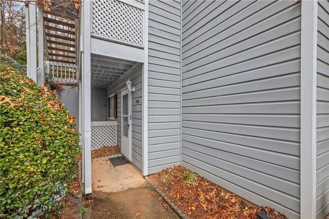 1306 Natchez Trace, Atlanta, GA 30350