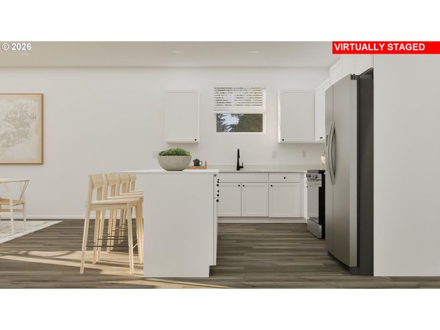 1029 Clemson St, Woodburn, OR 97071