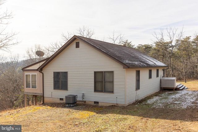 320 COWGILL LN, Paw Paw, WV 25434