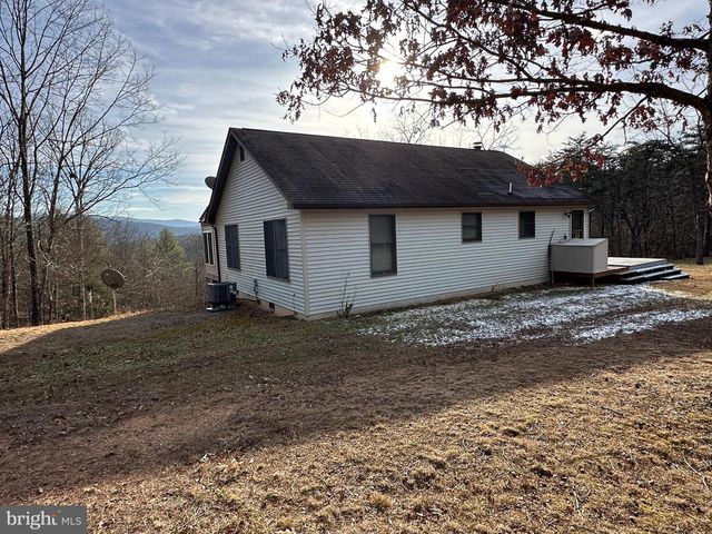 320 COWGILL LN, Paw Paw, WV 25434