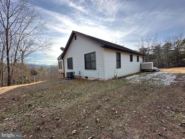 320 COWGILL LN, Paw Paw, WV 25434