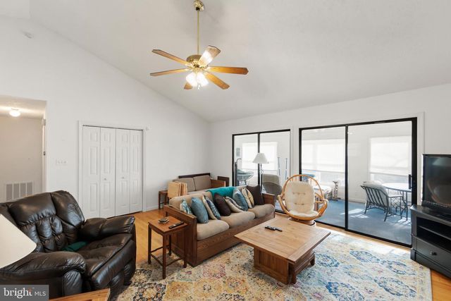 320 COWGILL LN, Paw Paw, WV 25434