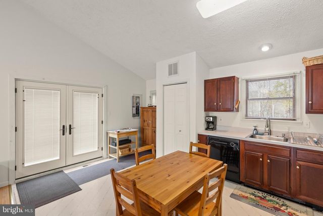 320 COWGILL LN, Paw Paw, WV 25434